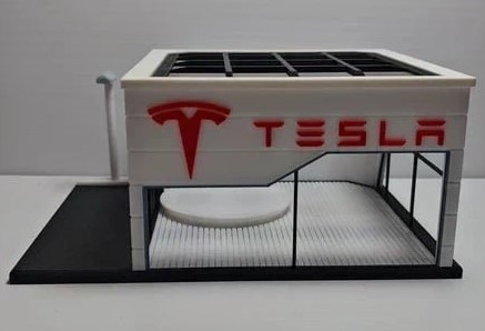 Miniatura de estação de carregamento Tesla com logótipo vermelho