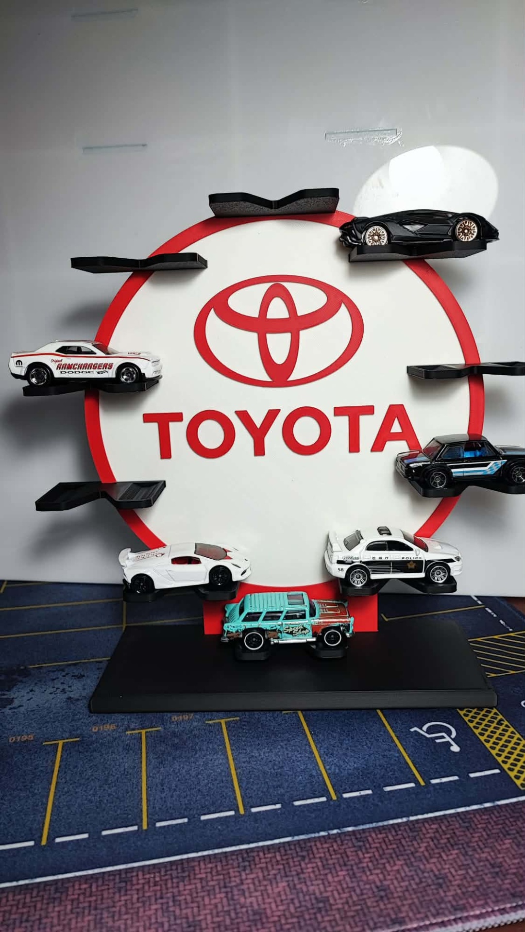 Expositor de carros de brinquedo com logótipo Toyota