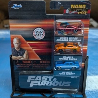 Conjunto de miniaturas de carros Fast & Furious com embalagem preta