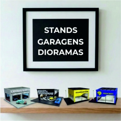 Quatro dioramas de garagens e stands de automóveis em miniatura