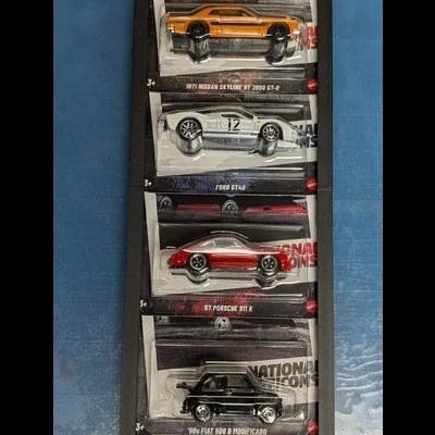 Cinco carros Hot Wheels em miniaturas embalados individualmente