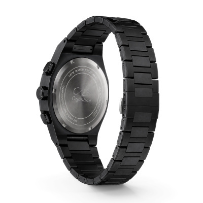 Relógio masculino preto com bracelete de metal e traseira em aço inoxidável