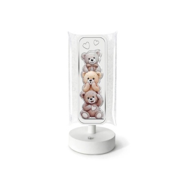 Lâmpada decorativa com ursinhos empilhados em suporte branco