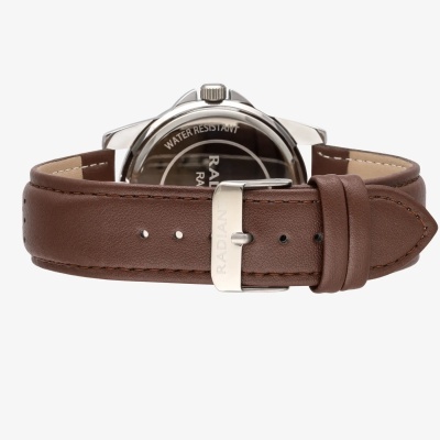 Relógio com bracelete de couro castanho e fivela prateada