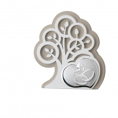 Objeto decorativo em forma de árvore com coração prateado e número 25