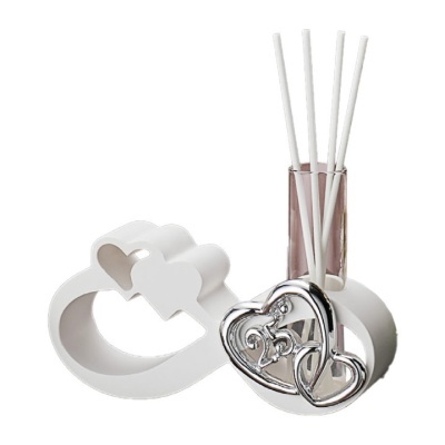 difusores aromáticos com suporte em forma de corações e número 25