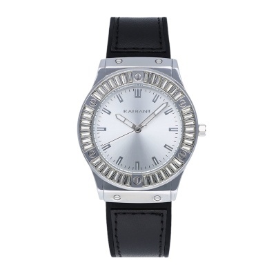 Relógio metálico prateado com correia preta de couro