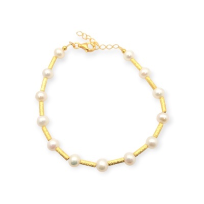 Pulseira dourada com pérolas brancas