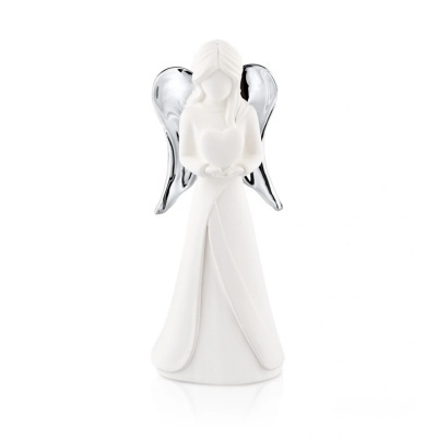 Estatueta de anjo cerâmica branca com asas prateadas e coração