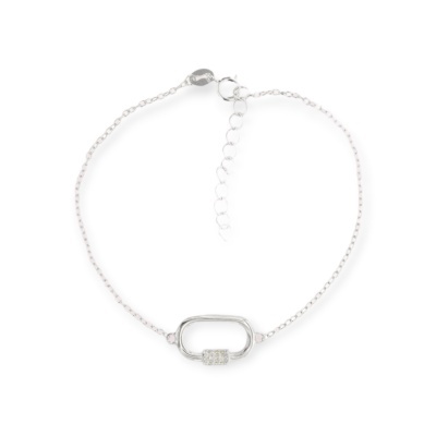 Bracelete prateado com corrente fina e detalhe oval central