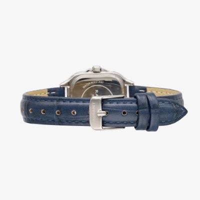 Relógio com bracelete azul em pele e caixa metálica prateada vista de trás