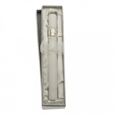 Velas brancas decorativas em caixa cinza com interior em tecido branco