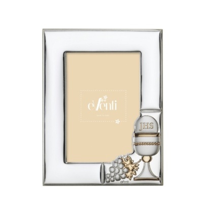 Moldura metálica prateada com decoração de cálice, pão e uvas