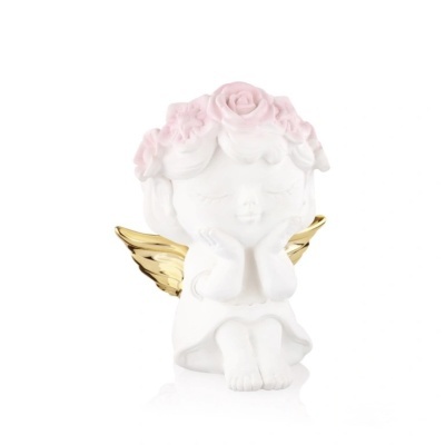 Estátua decorativa de anjo branco com asas douradas e coroa de flores rosa