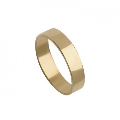 Anel dourado liso e polido