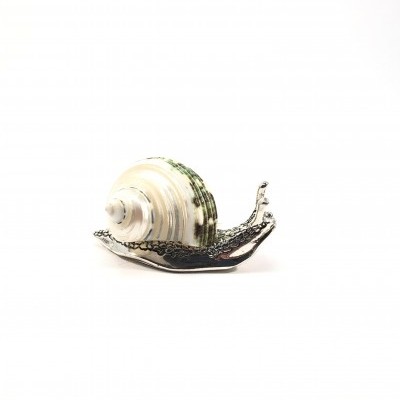 Estatueta de caracol com concha natural e corpo prateado