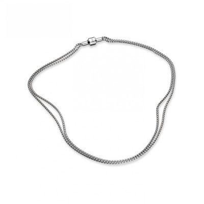 Colar tipo corrente em metal prateado