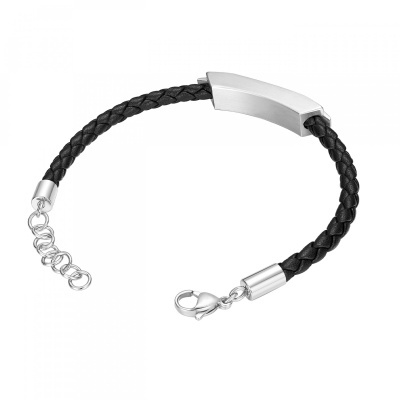 Pulseira de couro preto trançado com fecho e chapa metálica prateada