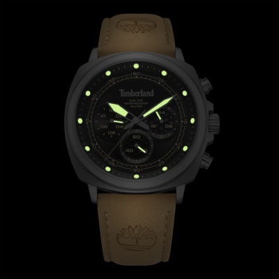 Relógio Timberland com mostrador negro e pulseira de pele castanha