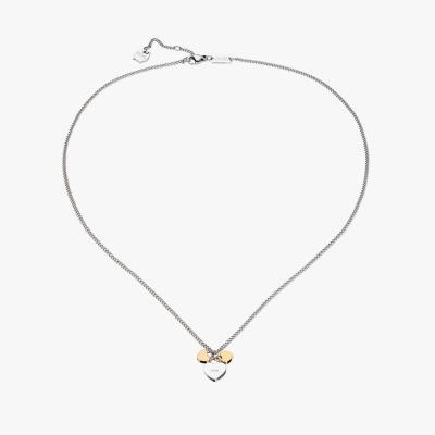 Colar com pendente de dois corações, um dourado e outro prateado com texto