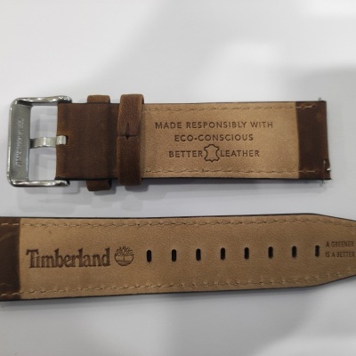 Pulseira de relógio em couro castanho com texto gravado da Timberland