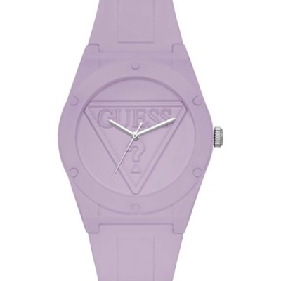 Relógio lilás com bracelete em silicone e mostrador com logo Guess em relevo