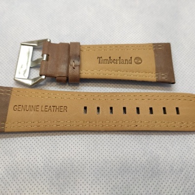 Correia de relógio em pele genuína castanha com fivela metálica da Timberland.