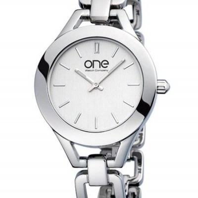 Relógio de pulso prateado da marca One com mostrador branco e bracelete metálica