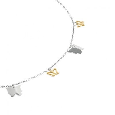 Colar com pendentes de borboletas em metal prateado e dourado