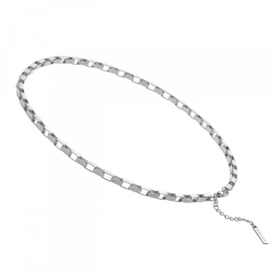 Colar prateado com elos quadrados e etiqueta POLICE