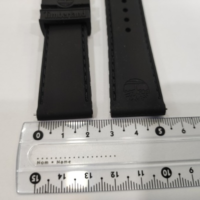 Pulseira de relógio preta em borracha e régua transparente