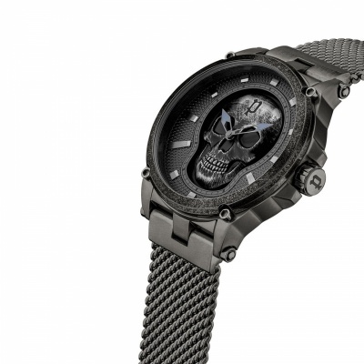 Relógio masculino cinza com caveira no mostrador.