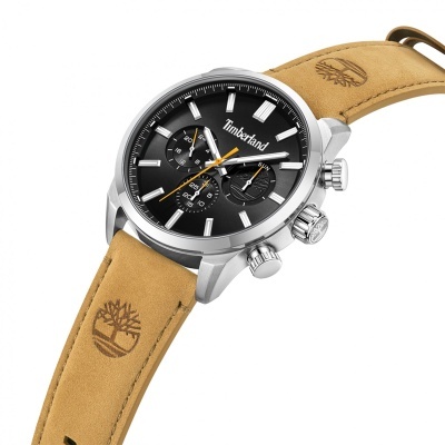 Relógio Timberland com mostrador preto e bracelete de couro castanho