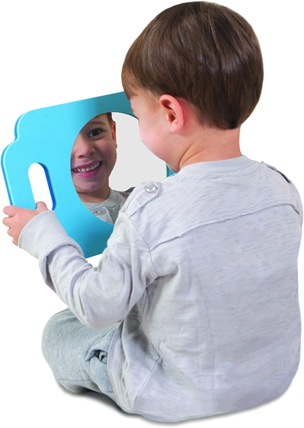 Conjunto de 4 Board Mirrors Criança segura espelho azul em forma de carrinho refletindo seu rosto