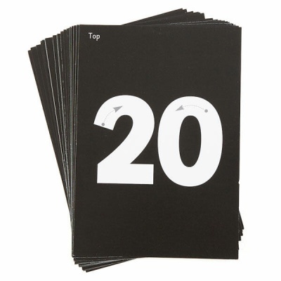 Cartas pretas com número branco 20 e seta