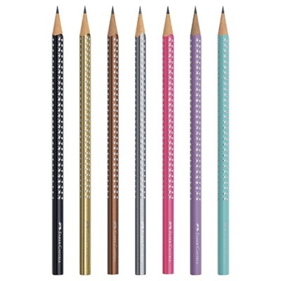 Conjunto de sete lápis coloridos decorados com padrões brancos e o texto STAEDTLER.