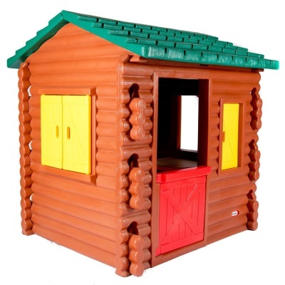 Casinha de brincar infantil em plástico com janelas amarelas e porta vermelha