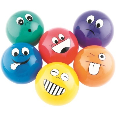 Seis bolas coloridas com carinhas desenhadas e várias expressões divertidas