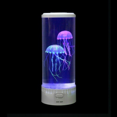 Luminária com medusas cor de rosa e azul em caixa cilíndrica transparente com base branca