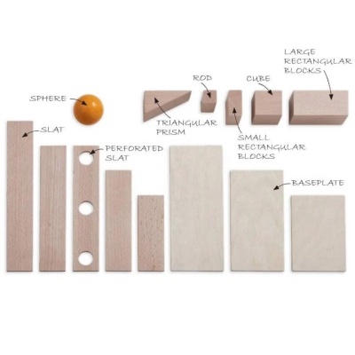 Conjunto de peças de madeira para construção com etiquetas em inglês