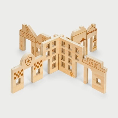 Brinquedo de blocos de madeira com desenhos urbanos