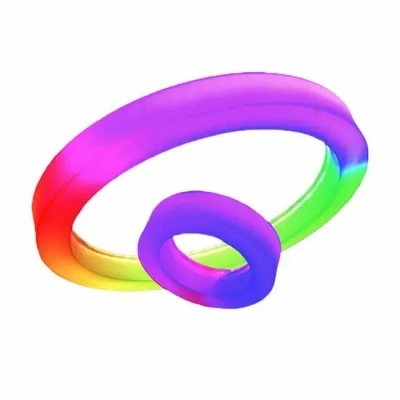 Duas pulseiras circulares coloridas em fundo branco