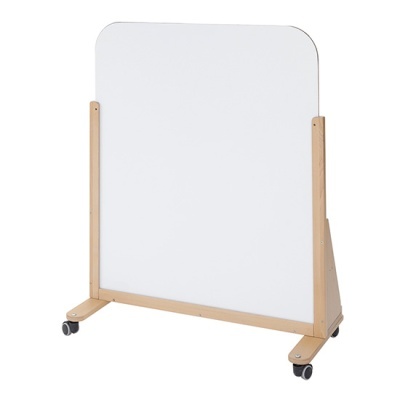Quadro branco com moldura de madeira clara e rodas