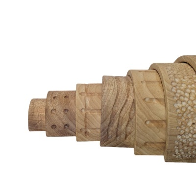 Cinco rolos de massa de madeira com diferentes texturas esculpidas