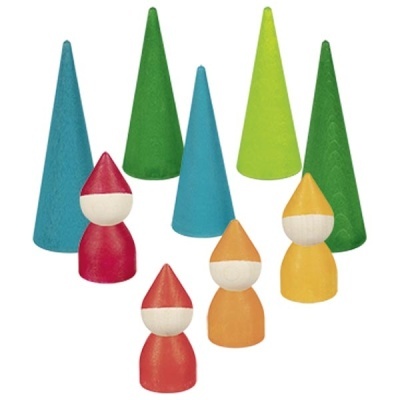 Figuras e cones de madeira coloridos para jogos infantis