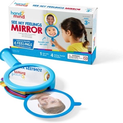 Espelho educativo e cartas para identificar emoções para crianças, embalagem colorida com texto hand2mind e SEE MY FEELINGS MIRROR.