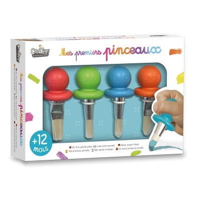 Conjunto de quatro pincéis infantis coloridos em caixa branca