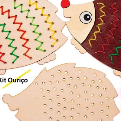 Kit artesanal de ouriço em madeira com fios coloridos para costura