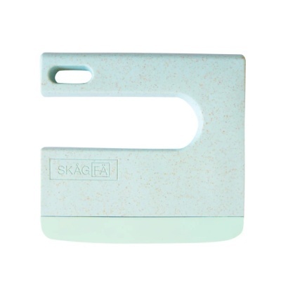 Raspador de massa azul clara com pega e marca SKÅG FÅ