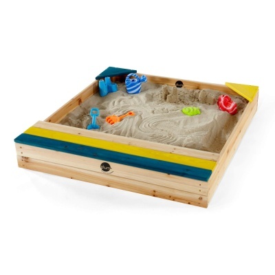 Caixa de areia infantil madeira com brinquedos coloridos e areia